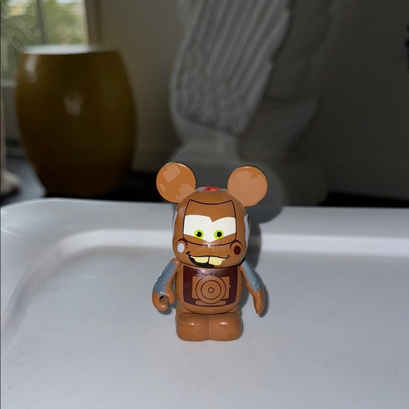 Disney Vinylmation - Cars 2 series- Mater - Picture 1 of 2